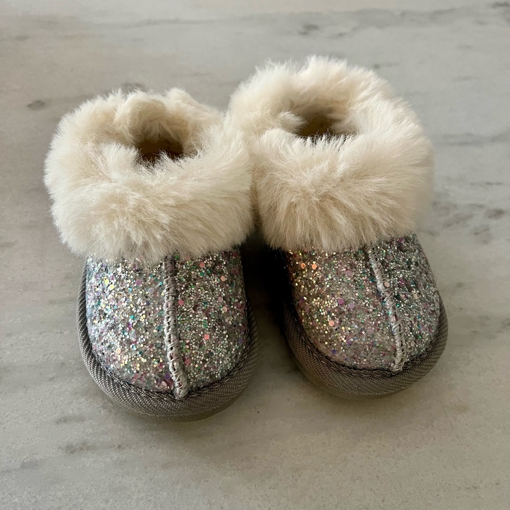 Cat & Jack Glittery Kids Slippers with Faux Fur